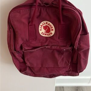Fjällräven Kånken Backpack in Burgundy